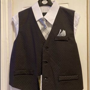 4 piece boys suit NWT